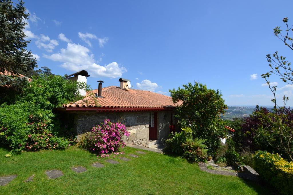 Quinta De Cima De Eiriz Guest House Guimarães Exterior photo