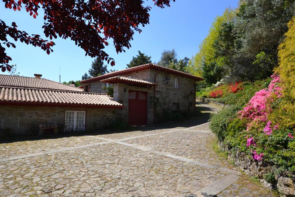 Quinta De Cima De Eiriz Guest House Guimarães Exterior photo